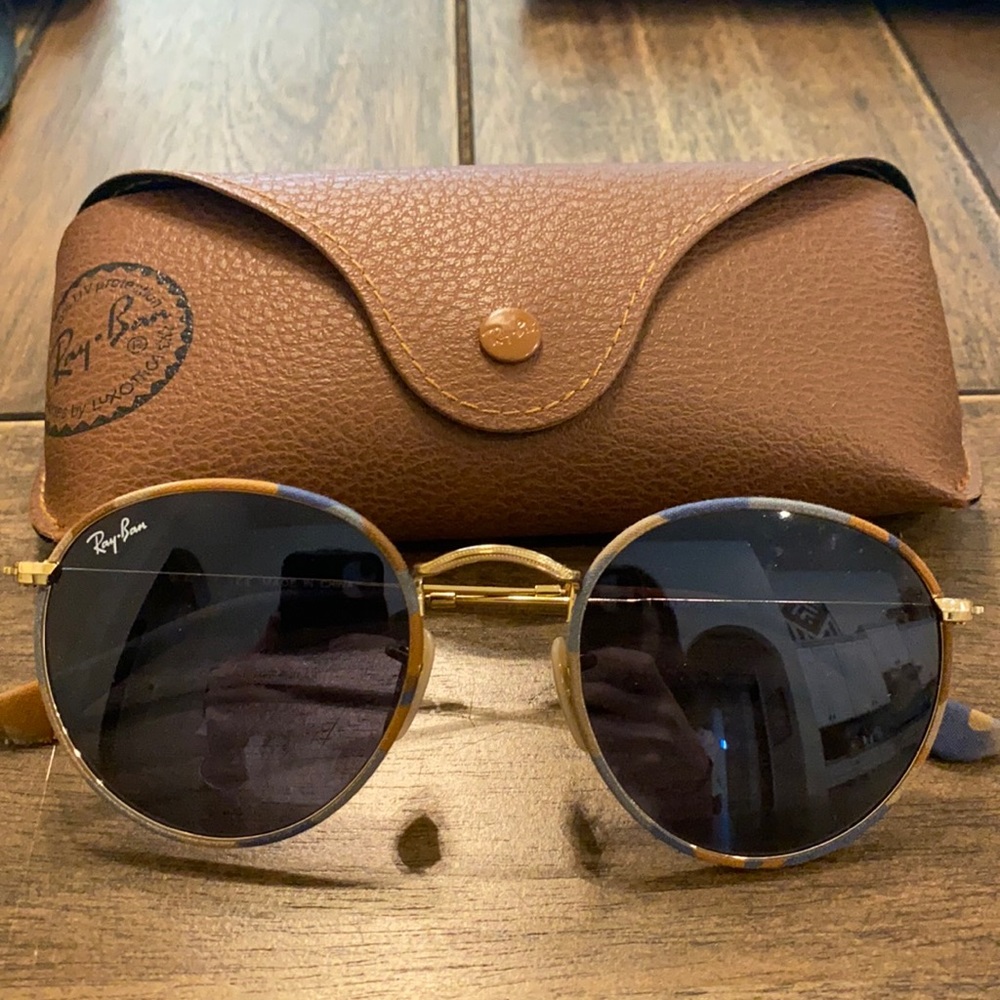 RayBan Round Flat Sunglasses with designed rim!